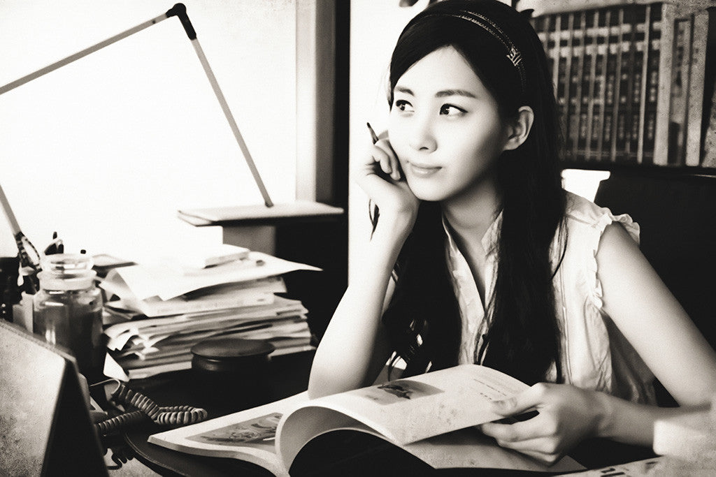 Seohyun SNSD Black and White Poster